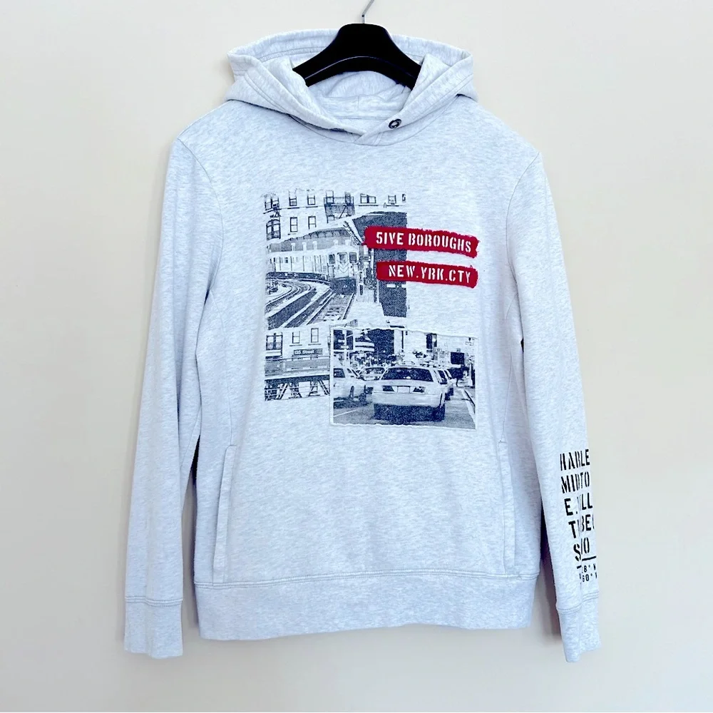 Aeropostale Men’s Gray NYC Graphic Hoodie